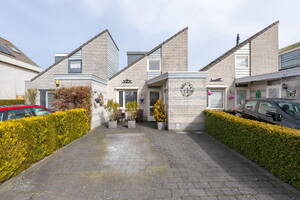 Plevier 27, Hoorn